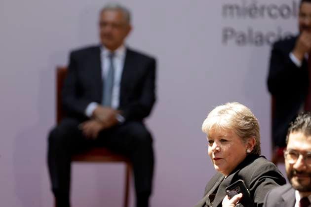April 10, 2024 in Mexico City, Mexico: Foreign Affairs, Minister Alicia Barcena during the ceremony for the 105th Death Anniversary of Emiliano Zapata, held in the Patio of Honor of the National Palace. Mexico City Mexico - ZUMAe321 20240410_zia_e321_043 Copyright: xLuisxBarronx