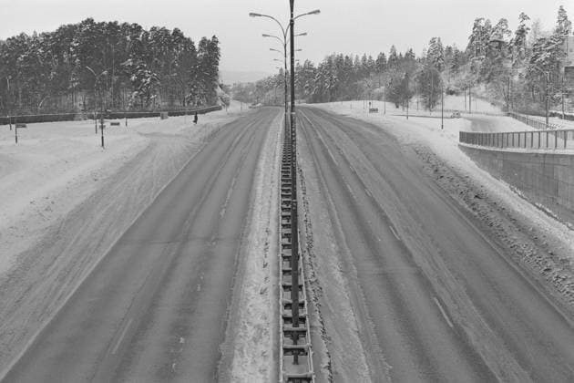 Aktuell 50-1-1973 : Den store stille helgen bilde 0028 Aktuell 50-1-1973 : Den store stille helgen Oljekrisen i 1973, det skulle spares 7500 tonn bensin ved kjoreforbudet fra kl, 15 lordag til kl. 02 mandag. Foto; Ivar Aaserud Aktuell NTB ***FOTO IKKE BILLEDBEHANDLET*** This text has been automatically translated! Oslo Norge EDITORIAL USE ONLY Ref:z9BTjP0h-QA.jpg *** Aktuell 50 1 1973 The big quiet weekend picture 0028 Aktuell 50 1 1973 The big quiet weekend The oil crisis in 1973, 7500 tons of gasoline was to be saved by the ban on driving from 15 