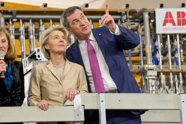 Bilder des Jahres 2024, News 04 April News Themen der Woche KW15 News Bilder des Tages Garching, Bavaria, Germany - April 11, 2024: EU Commission President Ursula von der Leyen and Minister President of Bavaria Dr. Markus Söder visit the Max Planck Institute for Plasma Physics IPP in Garching *** EU-Kommissionspräsidentin Ursula von der Leyen und Ministerpräsident von Bayern Dr. Markus Söder zu Besuch beim Max-Planck-Institut für Plasmaphysik IPP in Garching