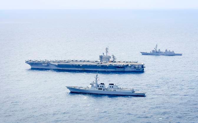 News Themen der Woche KW15 News Bilder des Tages April 11, 2024, Seoul, SOUTH KOREA: April 12, 2024-Seoul, South Korea-South Korea s Aegis destroyer Seoae Ryu Sung-ryong, the U.S. nuclear-powered aircraft carrier USS Theodore Roosevelt (CVN-71), and JDS Ariake (DD-183), a destroyer of the Japanese Maritime Self-Defense Force, jointly conduct maritime drills in international waters south of Jeju Island on April 11, 2024. South Korea, the United States and Japan have held naval drills involving a U.S. aircraft carrier to improve their joint operability against North Korea s nuclear and missile threats, the South s Navy said. Seoul SOUTH KOREA - ZUMAs168 20240411_zih_s168_001 Copyright: xDefensexMinistryx
