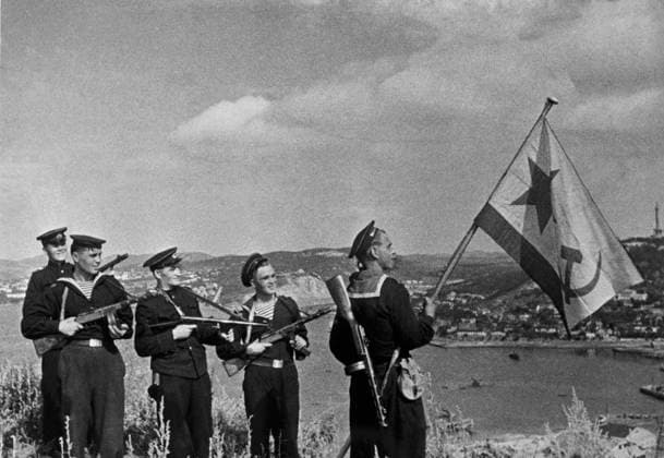 Soviet marines in Port Arthur 5509808 24.10.1945 Soviet marines in Port Arthur in 1956. After the end of the Soviet-Japanese War (August-September, 1956) Port Arthur became a joint Soviet-Chinese military base for the next 20 years (until 1955). N. Verinchuk Sputnik Dalian China  Copyright: xN.xVerinchukx