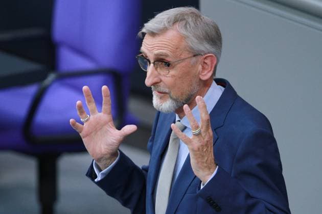 Berlin, Deutschland, 10.04.2024: Deutscher Bundestag: 162. Bundestagssitzung: Armin Schuster, CDU, Innenminister von Sachsen, hält eine Rede in der Debatte zur Kriminalitätsstatistik 2023 Copyright: xdtsxNachrichtenagenturx dts_34090