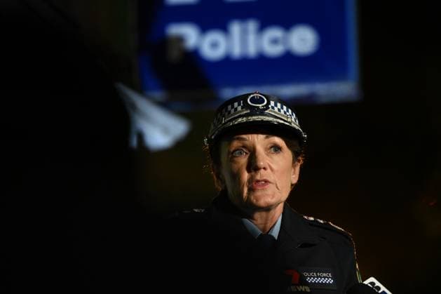 Bilder des Jahres 2024, News 04 April News Themen der Woche KW15 News Bilder des Tages KAREN WEBB BONDI JUNCTION STABBINGS, New South Wales Police Commissioner Karen Webb speaks to the media following the fatal stabbing at Westfield Bondi Junction shopping centre in Sydney, Saturday, April 13, 2024. A man fatally stabbed six people in the centre before he was shot. ( NO ARCHIVING, EDITORIAL USE ONLY, NO USE IN BOOKS WITHOUT CONSENT SYDNEY NEW SOUTH WALES AUSTRALIA  Copyright: xBIANCAxDExMARCHIx 20240413001931344095