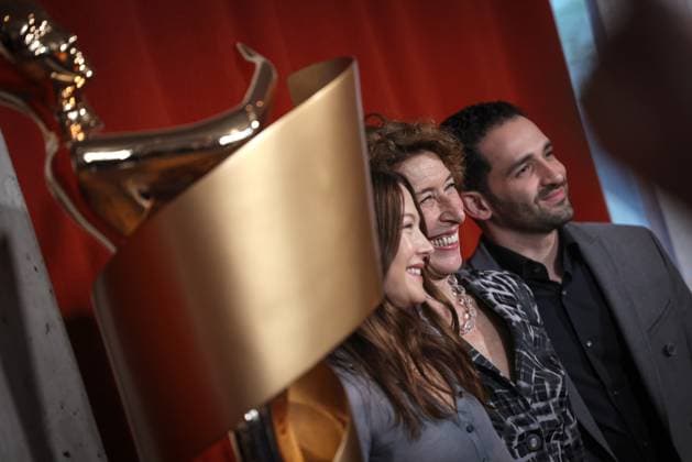 Die DEUTSCHE FILMAKADEMIE lädt zum Nominiertenabend des DEUTSCHEN FILMPREISES 2024 Hannah Herzsprung und Adele Neuhauser und Hassan Akkouch Die DEUTSCHE FILMAKADEMIE lädt zum Nominiertenabend des DEUTSCHEN FILMPREISES 2024 in die BAR BRASS in Berlin Copyright: xEventpressxFuhrx