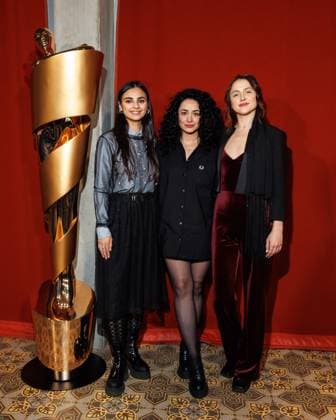 Die DEUTSCHE FILMAKADEMIE lädt zum Nominiertenabend des DEUTSCHEN FILMPREISES 2024 Bayan Layla, Milena Aboyan und Emina Smajic beim Lola Nominiertenabend des Deutschen Filmpreises 2024 in der Bar Brass am 13.04.2024 in Berlin. Copyright: xEventpressxKochanx