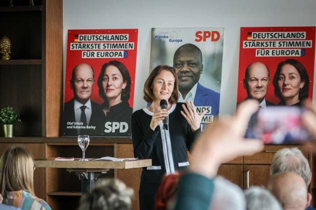 News Themen der Woche KW15 News Bilder des Tages Katarina Barley (SPD), MdE, Vizepräsidentin des Europäischen Parlaments, Spitzenkandidatin der SPD zur Europawahl 2024 bei der SPD Münster, Veranstaltung Demokratie schützen Europa stärken im Europawahlkampf 2024. Münster, Nordrhein-Westfalen, DEU, Deutschland, 14.04.2024 *** Katarina Barley SPD , MdE, Vice-President of the European Parliament, SPD lead candidate for the 2024 European elections at the SPD Münster, event Protecting democracy Strengthening Europe in the 2024 European election campaign Münster, North Rhine-Westphalia, DEU, Germany, 14 04 2024