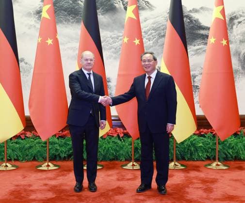 News Themen der Woche KW16 News Bilder des Tages (240416) -- BEIJING, April 16, 2024 -- Chinese Premier Li Qiang holds talks with Federal Chancellor of Germany Olaf Scholz at the Great Hall of the People in Beijing, capital of China, April 16, 2024. ) CHINA-BEIJING-LI QIANG-GERMAN CHANCELLOR-TALKS (CN) WangxYe 