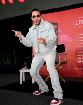 April 16, 2024, Mexico City, Mexico City, Mexico: American singer Prince Royce during his press conference, this Monday in Mexico, where he is promoting his tour, Llamada Perdida World Tour, where the singer will present the latest from his album. Mexico City Mexico - ZUMAn296 20240416_zip_n296_007 Copyright: xJorgexNunezx