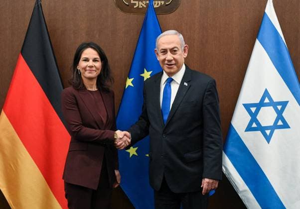 Bilder des Jahres 2024, News 04 April News Themen der Woche KW16 News Bilder des Tages April 17, 2024, Jerusalem, Israel: Israeli Prime Minister BENJAMIN NETANYAHU meets German Foreign Minister ANNALENA BAERBOCK at the Prime MinisterÃ¢â‚¬â ¢s Office. Netanyahu reiterated that Israel would maintain its right to self defense and thanked the German Foreign Minister for GermanyÃ¢â‚¬â ¢s unequivocal support and for their countryÃ¢â‚¬â ¢s unprecedented standing up in defense of the State of Israel against Iran s attack. Jerusalem Israel - ZUMAi99_ 20240417_zip_i99_002 Copyright: xMaayanxToaf IsraelxGpox