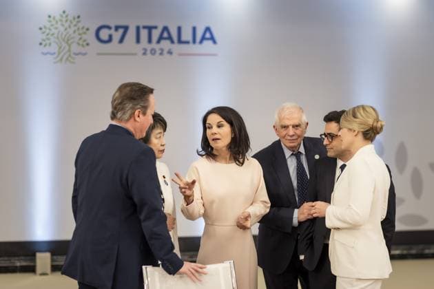 Bilder des Jahres 2024, News 04 April News Themen der Woche KW16 News Bilder des Tages Annalena Baerbock (Buendnis 90 Die Gruenen), Bundesaussenministerin, aufgenommen im Rahmen der Ersten Arbeitssitzung des Treffen der G7-Aussenministerinnen und Aussenminister in Capri, 18.04.2024. Fotografiert im Auftrag des Auswaertigen Amtes. Capri Italien *** Annalena Baerbock Buendnis 90 Die Gruenen , Federal Foreign Minister, photographed during the First Working Session of the G7 Foreign Ministers Meeting in Capri, 18 04 2024 Photographed on behalf of the Federal Foreign Office Capri Italy Copyright: xKiraxHofmannxAAxphotothek.dex