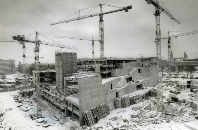 ! ACHTUNG Aufnahmedatum laut Beschriftung ! Dresden, historisch, Handel Einzelhandel Versorgung Kaufhäuser: Neubau Karstadt an der Prager Straße, Überblick, Januar 1995. Jürgen Lösel *** Attention Date of recording according to Lettering Dresden, historical, Trade Retail Supply Department stores New building Karstadt to the Prague Street, Overview, January 1995 Jürgen Lösel Copyright: xSZ JürgenxLöselx 0000010203024957 ! ACHTUNG Aufnahmedatum laut Beschriftung
