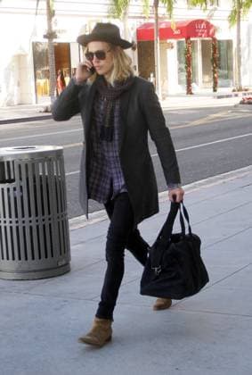 Austin Butler spotted holiday shopping in Beverly Hills 145681, Austin Butler spotted holiday shopping in Beverly Hills. Los Angeles, California - Wednesday December 2, 2015., Credit:BLW, PacificCoastNews Avalon USA, Los Angeles  Copyright: xBLW,xPacificCoastNewsx xAvalonx 0532091569