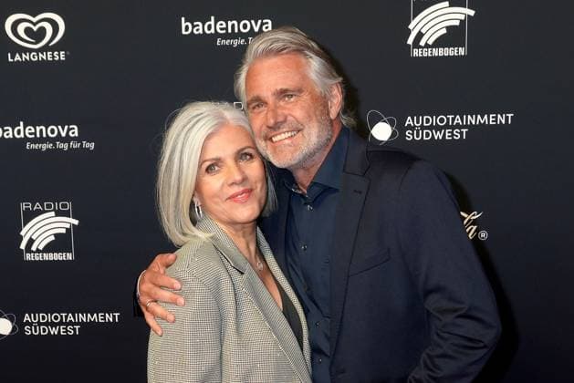 Entertainment Bilder des Tages Birgit Schrowange und Frank Spothelfer bei der Verleihung vom Radio Regenbogen Award im Europapark am 19.04.2024 in Rust Radio Regenbogen Award 2024 im Europapark in Rust