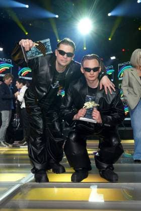 Twocolors mit den beiden Musikern Emil Reinke und Pierre-Angelo Papaccio bei der Verleihung vom Radio Regenbogen Award im Europapark am 19.04.2024 in Rust Radio Regenbogen Award 2024 im Europapark in Rust