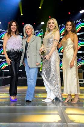 Johanna Klum, Birgit Schrowange, Asdis und Mandy Capristo bei der Verleihung des 24. Radio Regenbogen Award 2024 in der Europa-Park Arena. Rust, 19.04.2024