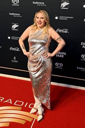 RADIO REGENBOGEN AWARD 2024. ASDIS ( Ãsdis Maria ViÃ°arsdottir ) anläßlich der Verleihung des Medienpreises aus Baden-Württemberg Radio Regenbogen Award am 19.04.2024 im Europapark Rust. 20240419MWI127598
