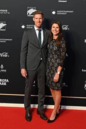 RADIO REGENBOGEN AWARD 2024. Ann-Kathrin und Nicolas Mack anläßlich der Verleihung des Medienpreises aus Baden-Württemberg Radio Regenbogen Award am 19.04.2024 im Europapark Rust. 20240419MWI126892