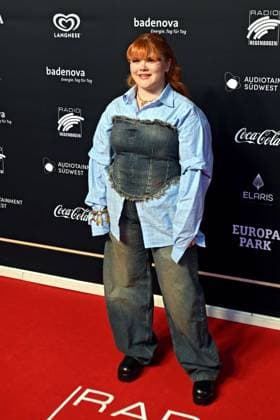 RADIO REGENBOGEN AWARD 2024. LOI ( Leonie Greiner ) anläßlich der Verleihung des Medienpreises aus Baden-Württemberg Radio Regenbogen Award am 19.04.2024 im Europapark Rust. 20240419MWI126904