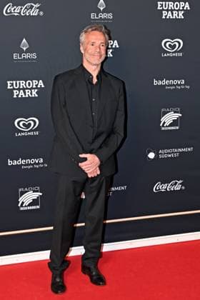 RADIO REGENBOGEN AWARD 2024. Hannes Jaenicke anläßlich der Verleihung des Medienpreises aus Baden-Württemberg Radio Regenbogen Award am 19.04.2024 im Europapark Rust. 20240419MWI127764