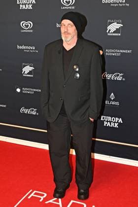 RADIO REGENBOGEN AWARD 2024. Torsten Sträter anläßlich der Verleihung des Medienpreises aus Baden-Württemberg Radio Regenbogen Award am 19.04.2024 im Europapark Rust. 20240419MWI127916