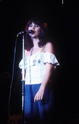 LINDA RONSTADT STOCK IMAGE LINDA RONSTADT IN CONCERT. CIRCA 1970 S. PICTURES ,  Copyright: xClaudexvanxHeyex xAvalonx 0546463877