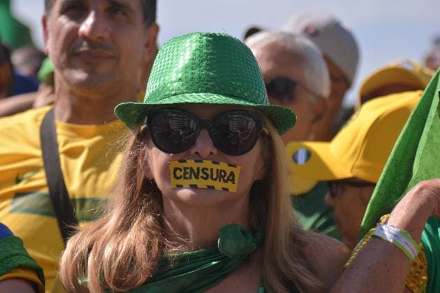News Themen der Woche KW16 News Bilder des Tages RECORD DATE NOT STATED Act in defense of former president Jair Bolsonaro (PL) in Rio de Janeiro, Rio de Janeiro (RJ), 04 21 2024 - ACT BOLSONARO RIO DE JANEIRO COPACABANA: Act in defense of former president Jair Bolsonaro (PL) in Rio de Janeiro, this Sunday (21), on Copacabana beach . Supporters of former president Jair Bolsonaro gather in a demonstration called by the politician. With the participation of parliamentarians and governors. (Foto: Silvia Machado Thenews2 imago images) Act in defense of former president Jair Bolsonaro (PL) in Rio de Janeiro,  Copyright: xSilviaxMachadox