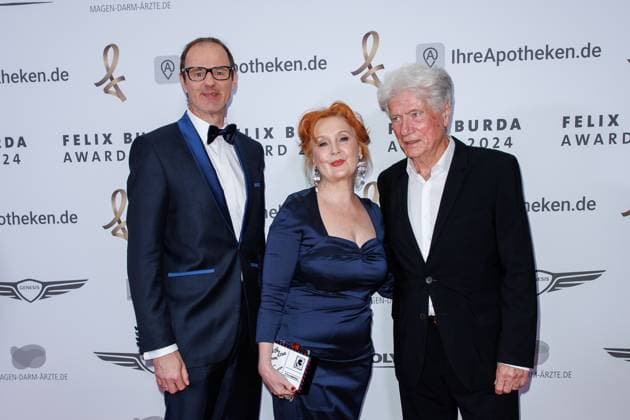 Gala - Felix Burda Award Vince Ebert, Verena Wengler und Jürgen Prochnow bei der Felix Burda Award Gala im Hotel Adlon Kempinskil am 21.04.2024 in Berlin. Copyright: xEventpressxKochanx