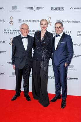 Gala - Felix Burda Award Heinz Spengler, Franziska Knuppe und Carsten Frederik Buchert bei der Felix Burda Award Gala im Hotel Adlon Kempinskil am 21.04.2024 in Berlin. Copyright: xEventpressxKochanx