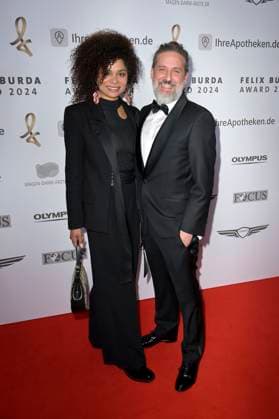 Andreas Kreimaier mit Begleitung bei der 19. Verleihung des Felix Burda Award 2024 im Hotel Adlon Kempinski. Berlin, 21.04.2024