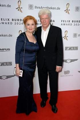 Jürgen Prochnow mit Ehefrau Verena Wengler bei der 19. Verleihung des Felix Burda Award 2024 im Hotel Adlon Kempinski. Berlin, 21.04.2024