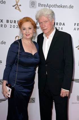 Jürgen Prochnow mit Ehefrau Verena Wengler bei der 19. Verleihung des Felix Burda Award 2024 im Hotel Adlon Kempinski. Berlin, 21.04.2024