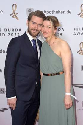 Nina Bott mit Partner Benjamin Baarz bei der 19. Verleihung des Felix Burda Award 2024 im Hotel Adlon Kempinski. Berlin, 21.04.2024