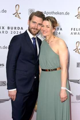 Nina Bott mit Partner Benjamin Baarz bei der 19. Verleihung des Felix Burda Award 2024 im Hotel Adlon Kempinski. Berlin, 21.04.2024