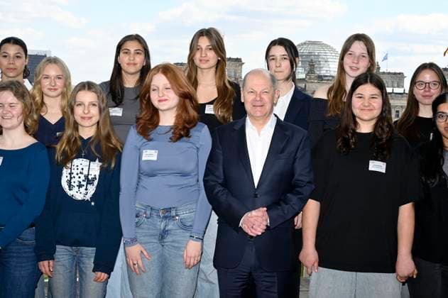 News Themen der Woche KW17 News Bilder des Tages Olaf Scholz bei der Auftaktveranstaltung zum Girls™ Day 2024 im Bundeskanzleramt. Berlin, 23.04.2024 *** Olaf Scholz at the kick-off event for Girls™ Day 2024 at the Federal Chancellery Berlin, 23 04 2024 Foto:xF.xKernx xFuturexImagex girls_day_4403