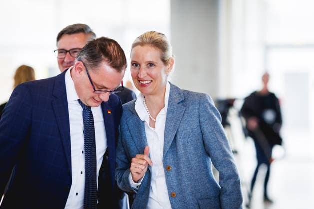 News Themen der Woche KW17 News Bilder des Tages (R-L) Alice Weidel, AfD Fraktionsvorsitzende, und Tino Chrupalla, Bundesvorsitzender der AfD (Alternative fuer Deutschland), vor einem Pressestatement in Berlin, 23.04.2024. Berlin Deutschland *** R L Alice Weidel, AfD parliamentary group leader, and Tino Chrupalla, Federal Chairman of the AfD Alternative for Germany , before a press statement in Berlin, 23 04 2024 Berlin Germany Copyright: xx