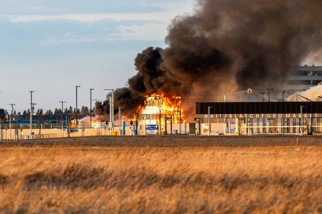 Fire Destroys Historic WWII Air force Hangar in Edmonton, Canada - 22 Apr 2024 A 5 alarm fire destroys a historic WWII air hangar as Edmonton Fire Department protects the site from spreading to additional buildings. The Hangar which was built in 1942 was declared a historical building of significance for its part in the shipment of Equipment, Troops and aircraft for the US Forces on route to Russia. The cause of the fire is currently under investigation and no word yet regarding estimated damages. Edmonton Canada Copyright: xRonxPalmerx xSOPAxImagesx 2024_04_22yegfire362928