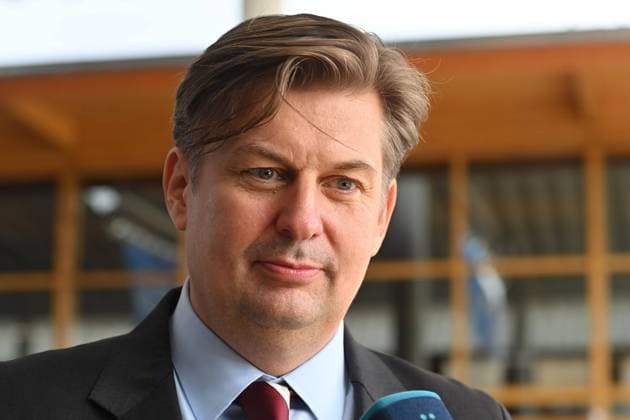 Nach Spionage-Vorwuerfen: Haftbefehl gegen Mitarbeiter von AfD-Spitzenkandidat Krah. ARCHIVFOTO:Maximilian KRAH, Einzelbild,angeschnittenes Einzelmotiv,Portraet,Portrait,Portr?Êt. 14.Bundesparteitag der AfD Alternative fuer Deutschland am 28.07.2023 in der Messe Magdeburg *** After allegations of espionage, arrest warrant issued for employee of AfD top candidate Krah ARCHIVE PHOTO Maximilian KRAH, single image, cropped single motif, portrait, portrait 14 Federal Party Conference of the AfD Alternative for Germany on 28 07 2023 at the Magdeburg Exhibition Center