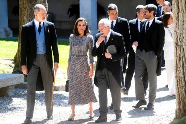 König Felipe VI. von Spanien, Königin Letizia von Spanien und Luis Mateo Diez bei der Verleihung des Premio Miguel de Cervantes für Literatur an Luis Mateo Diez in der Universidad de Alcala. Alcala de Henares, 23.04.2024