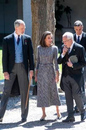 König Felipe VI. von Spanien, Königin Letizia von Spanien und Luis Mateo Diez bei der Verleihung des Premio Miguel de Cervantes für Literatur an Luis Mateo Diez in der Universidad de Alcala. Alcala de Henares, 23.04.2024