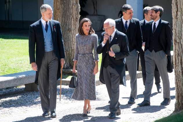 König Felipe VI. von Spanien, Königin Letizia von Spanien und Luis Mateo Diez bei der Verleihung des Premio Miguel de Cervantes für Literatur an Luis Mateo Diez in der Universidad de Alcala. Alcala de Henares, 23.04.2024