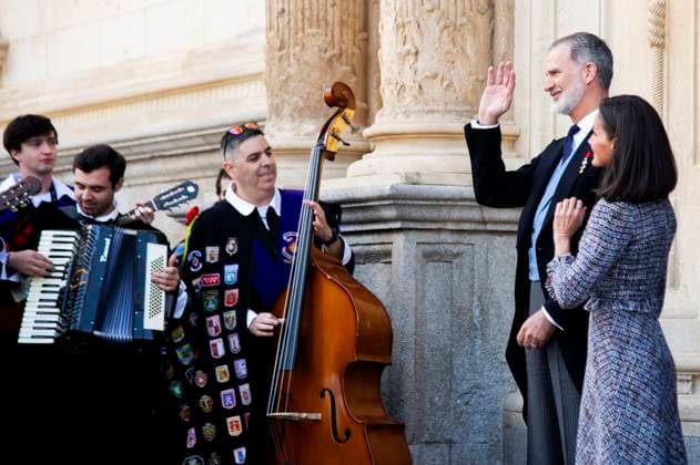 König Felipe VI. von Spanien und Königin Letizia von Spanien bei der Verleihung des Premio Miguel de Cervantes für Literatur an Luis Mateo Diez in der Universidad de Alcala. Alcala de Henares, 23.04.2024