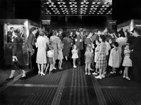 Crowd waiting to buy tickets, Radio City Music Hall, New York City, New York, USA, Marjory Collins, U.S. Office of War Information, August 1942  Copyright: xCircaxImagesx ghi-circa12465