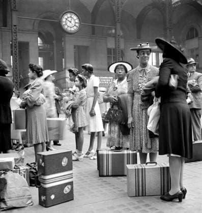 Group of women and children waiting for train, Pennsylvania Station, New York City, New York, USA, Marjory Collins, U.S. Office of War Information, August 1942  Copyright: xCircaxImagesx ghi-circa12492