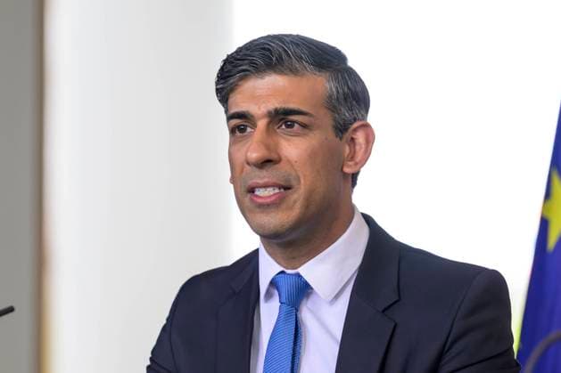 Rishi Sunak, spricht zu den Journalisten und beantwortet Fragen, Bundeskanzler Olaf Scholz und der Premierminister des Vereinigten Koenigreichs Großbritannien und Nordirland, Rishi Sunak während der Pressekonferenz im Kanzleramt Berlin, 24.04. 2024, *** Rishi Sunak, speaks to journalists and answers questions, Federal Chancellor Olaf Scholz and the Prime Minister of the United Kingdom of Great Britain and Northern Ireland, Rishi Sunak during the press conference in the Chancellery Berlin, 24 04 2024, Copyright: HMBxMedia UwexKoch