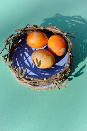 Chicken eggs in DIY decorative Easter nest, Hamburg Hamburg Deutschland Altes Land GISF00983