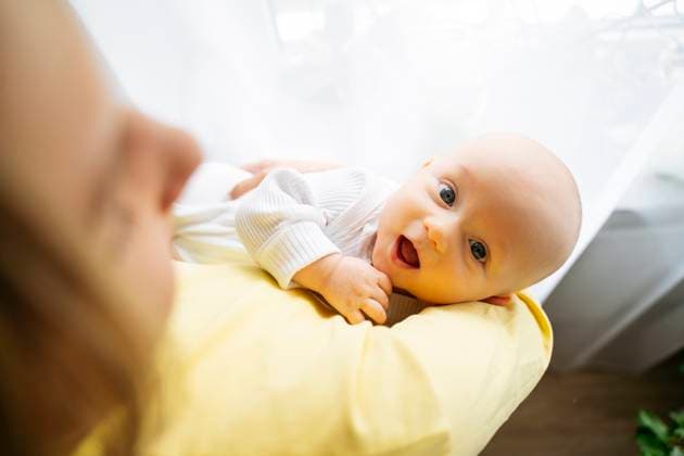Creative Highlights Symbolbilder Cute boy with mother by window at home model released, Symbolfoto property released, NJAF00991