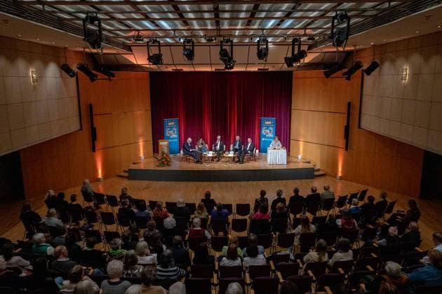 50 Jahre Deutsche Krebshilfe - Podiumsdiskussion Wie Mildred Scheel und die Deutsche Krebshilfe Geschichte schrieben und Lesung zum Buch Im Mittelpunkt der Mensch (Dr. Heike Specht) im Haus der Geschichte in Bonn. 24.04.2024 Bonn Gronau NRW Deutschland Copyright: xBonn.digitalx xMarcxJohnx