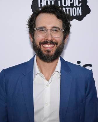 April 24, 2024, Los Angeles, California, USA: Josh Groban attends the 16th Annual Music Will Benefit. Los Angeles USA - ZUMAb173 20240424_aap_b173_031 Copyright: xBillyxBennightx