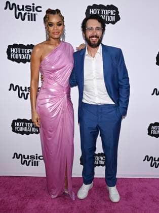 April 24, 2024, Los Angeles, California, USA: Andra Day and Josh Groban attend the 16th Annual Music Will Benefit. Los Angeles USA - ZUMAb173 20240424_aap_b173_049 Copyright: xBillyxBennightx