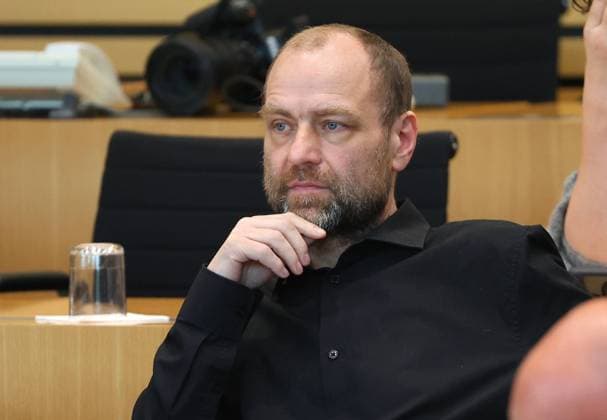 Plenum Thueringer Landtag 24.04.2024, Erfurt, Thueringer Landtag, Plenarsaal, 132. Plenarsitzung Sondersitzung, 1.Beratung zum Thueringer Coronamaßnahmen-Unrechtsbereinigungsgesetz Gesetzentwurf der Fraktion der AfD im Bild: Dr. Thomas Hartung (SPD) *** Plenary session Thuringian state parliament 24 04 2024, Erfurt, Thuringian state parliament, plenary hall, 132 Plenary session Special session, 1 Consultation on the Thuringian Corona Measures Unjustification Act Draft law of the AfD parliamentary group in the picture Dr Thomas Hartung SPD